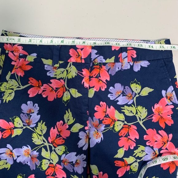 Land's End Mid Rise Floral Shorts size 6 - Picture 6 of 8